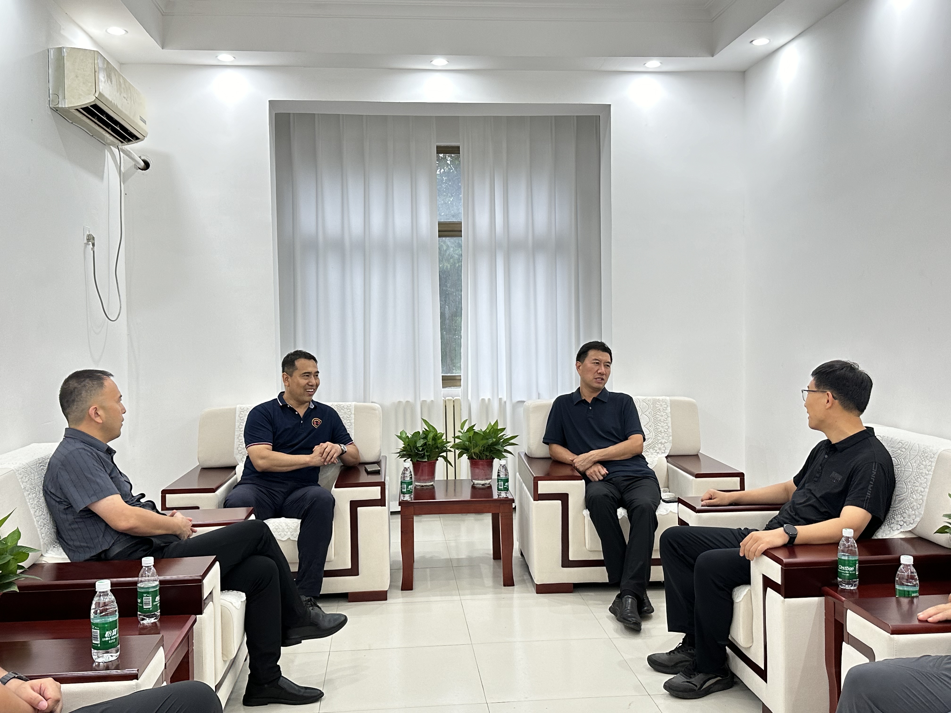 鞏義市市長張東輝一行蒞臨我司調研，助推鋁包鋼項目建設，共筑產業升級新篇章